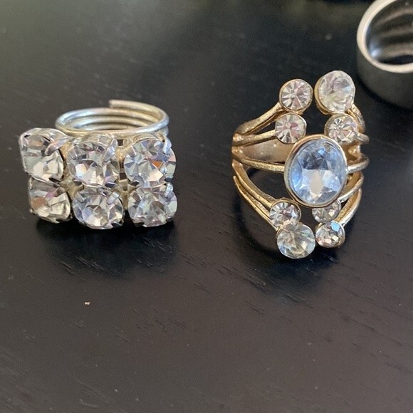 5 party ready statement rings includes Lia Sophia.  Sizes vary. - Picture 2 of 3